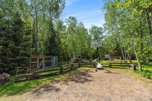 6579 Locust Rd, Duluth MN 55803-9252 exterior