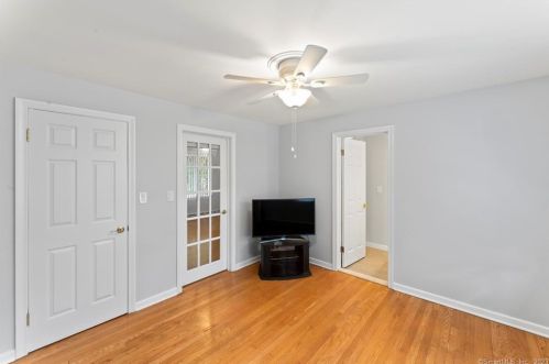 408 Hawthorne Ave, Derby CT 06418-1101 exterior