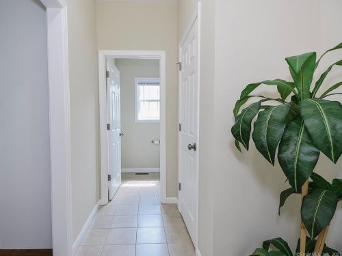 41 Windermere Vlg Rd, Ellington CT exterior