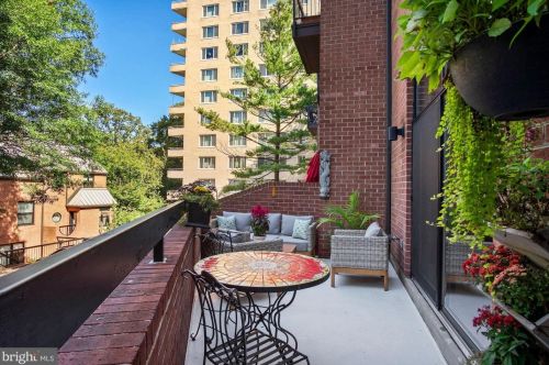 1678 Oak St, Washington, DC 20010-1818