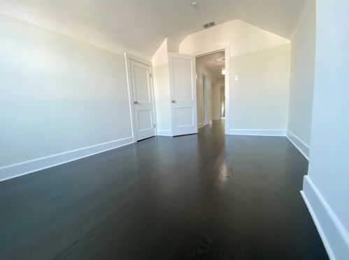 1923 Austin Blvd, Chicago IL 60804-1657 exterior