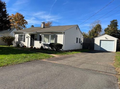 4 Cheryl Ave, Wallingford CT  06492-3911 exterior