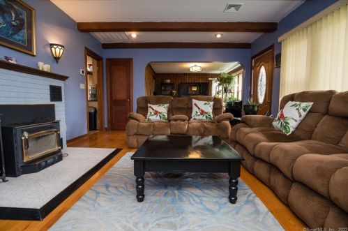 388 Elm St, Wallingford CT 06492-3231 exterior