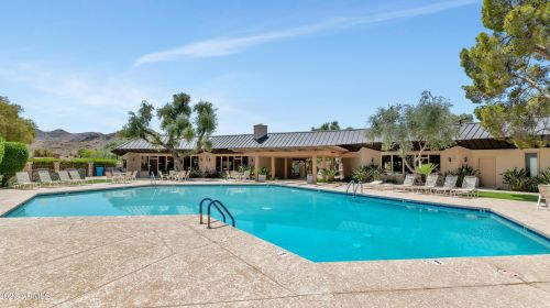 9052 29th St, Phoenix AZ  85028-5302 exterior