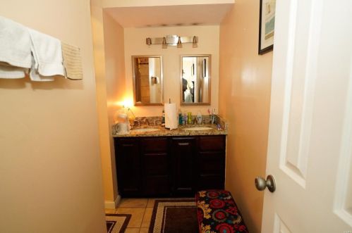 8788 Santa Bella Dr D, Hazelwood MO 63042-2918 exterior