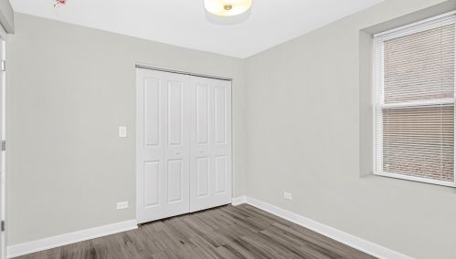 2253 Whipple St, Chicago IL 60655-2216 exterior