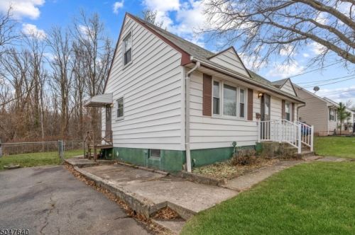 111 Corey St, Perth Amboy, NJ 08863-2006