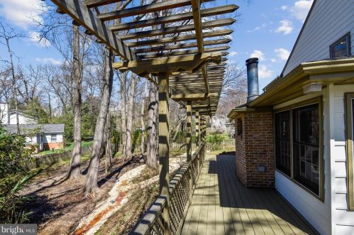 4206 Mt Vernon Memorial Hwy, Alexandria VA 22309-2809 exterior