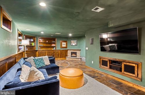 985 6th St, Philadelphia PA  19123-1405 exterior