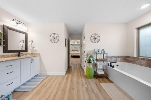 9088 Tara Cir, Milton FL 32583-8147 exterior