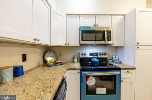 728 Christian St, Philadelphia PA 19147-3914 exterior