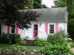 20 Carl St, Newton, MA 02461-1906