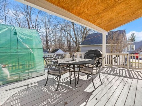 44 New Place St, Wallingford CT  06492-2237 exterior