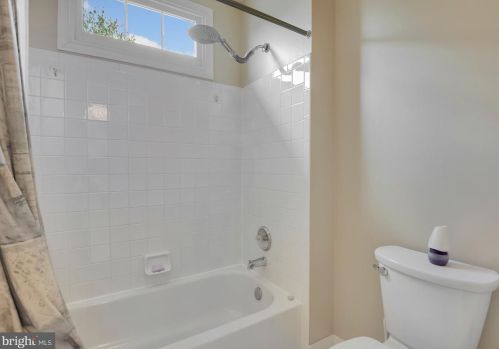 10720 Cloverbrooke Dr, Rockville MD 20854-6372 exterior