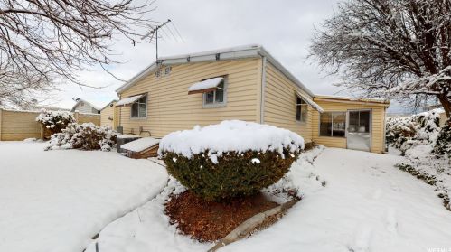 71 Alta Vw Way, Sandy UT 84070-3231 exterior