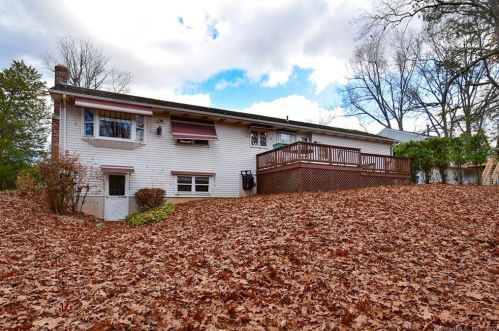 160 Briarwood Dr, Manchester, CT 06040-6926