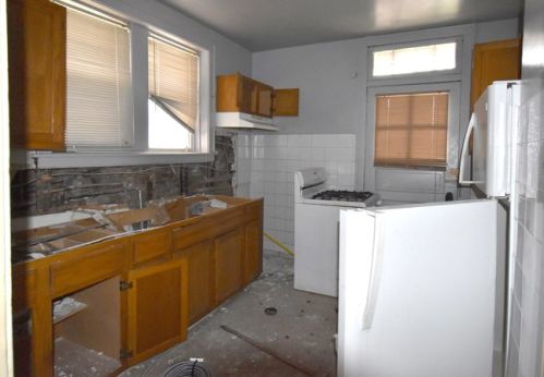 9053 Dante Ave, Chicago IL 60619-7913 exterior