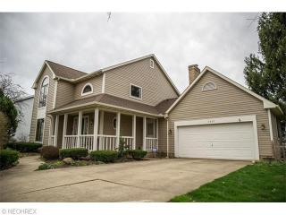3337 Malory Cir, Canton, OH 44708-1168