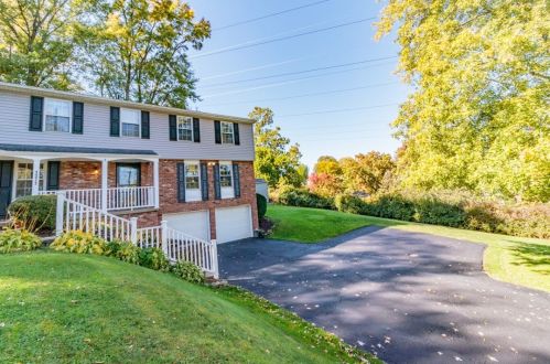 1377 Lesnett Rd, Pittsburgh, PA 15241-3461