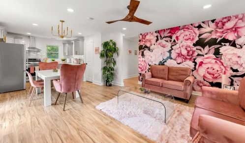 1876 La Dawn Ln, Atlanta GA  30318-2038 exterior