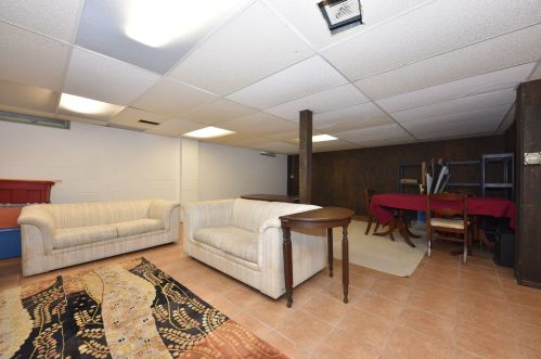 4046 Newhall St, Milwaukee WI  53211-1938 exterior