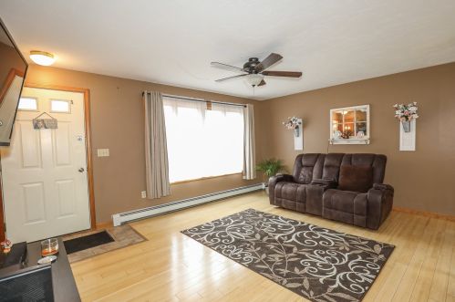 63 Chichester Rd, Concord NH 03307-0706 exterior