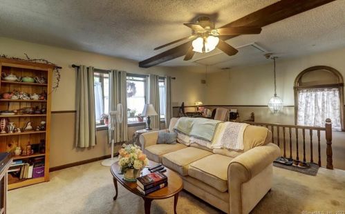 58 Washington St, Wallingford CT 06492-3530 exterior