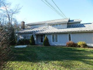35 Edgewood Dr, Wallingford CT  06492-2154 exterior