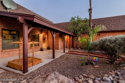 4375 Anklam Rd, Tucson AZ 85745-2149 exterior