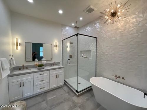 6841 12th Ave, Phoenix AZ  85013-1021 exterior