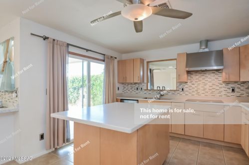 7005 Camino De Ln Tierra, Tucson AZ 85705-1008 exterior