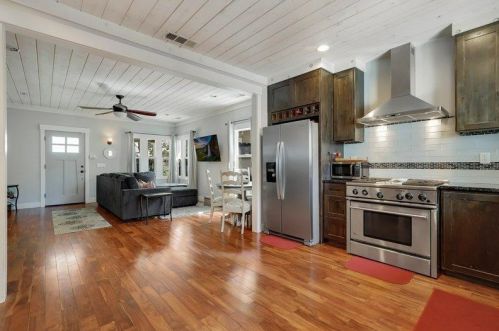 526 Flower St, Turlock CA 95380-4722 exterior