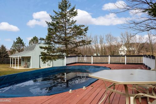 3653 108 St, Byron Township MI 49315-8705 exterior