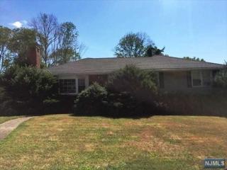 18 Cecilia Dr, Wayne, NJ 07470-4605