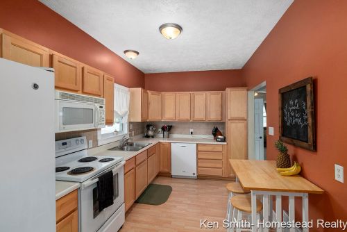 731 Eleanor St, Grand Rapids MI 49505-4221 exterior