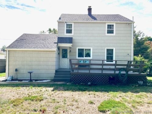 32 Marcroft St, Stratford, CT 06614-3850