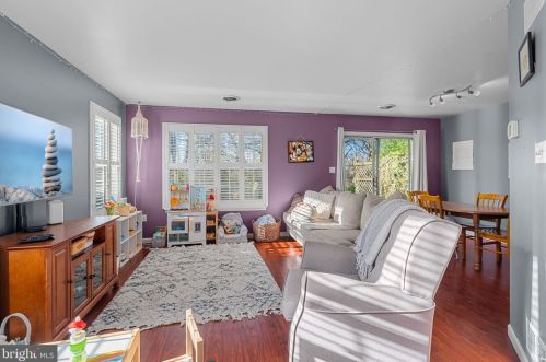 1518 Macintosh Way, Hummelstown PA  17036-8727 exterior