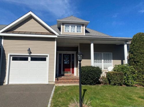 26 Jasmine Cir, Milford, CT 06461-1788