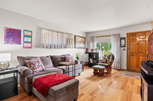 5631 92nd St, Milwaukee, WI 53225-2705