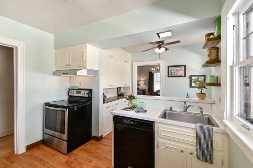 2476 Lefeber Ave, Milwaukee WI 53213-1220 exterior