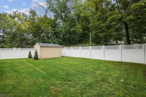 30 Mount Pleasant Pkwy, Livingston NJ  07039-2821 exterior