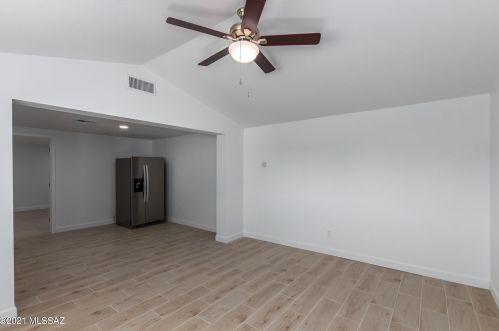 733 Louisiana St, Tucson AZ  85706-1239 exterior