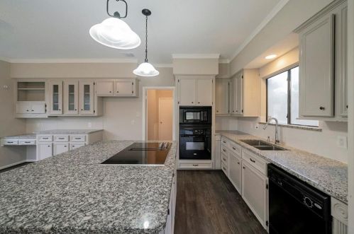 8102 Malardcrest Dr, Humble, TX 77346-6127