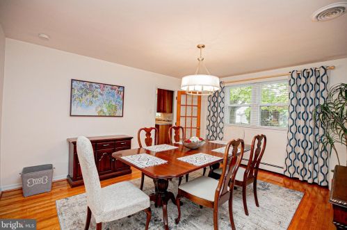 66 Red Lion Rd, Huntingdon Valley PA 19006-6436 exterior