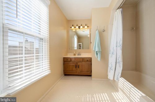 7312 Mallory Cir, Alexandria VA 22315-4704 exterior