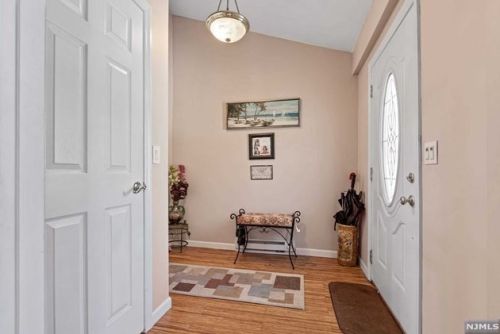 1231 Longfellow Ave, Teaneck, NJ 07666-4911
