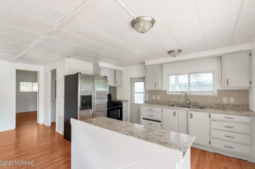 4611 Camino Feliz, Tucson AZ  85705-1328 exterior