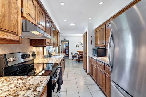 5430 Radcliffe Dr, Milwaukee WI 53223-1647 exterior