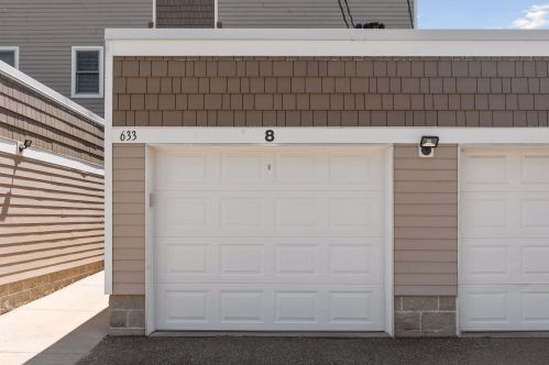 633 Dayton Ave, Saint Paul MN  55104-7677 exterior