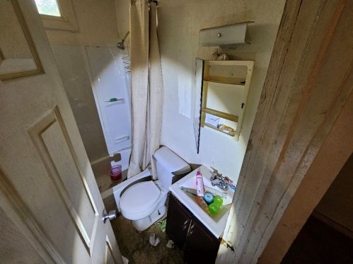 608 30, Milwaukee WI 53215-1214 exterior